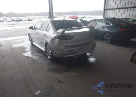 2016 Mitsubishi Lancer Es z USA, uszkodzony, nr VIN JA32U2FU2GU000831